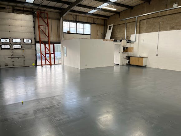 Unit 5A Bessemer Crescent, Rabans Lane Industrial Estate, Aylesbury, Industrial To Let - Internal 3.JPEG