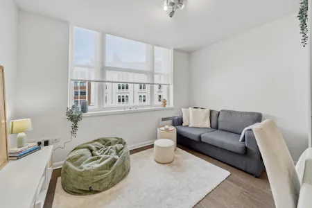 Borough High Street, London, Residential Flat To Let - Open Plan Kitchen/Reception Room