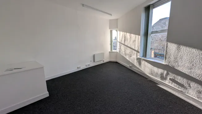Office Suites - High Street House, 2 High Street, Leeds, Offices To Let - PXL_20251211_125720031.jpg