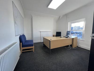 22 Victoria Avenue, Harrogate, Office To Let - 2nd Floor Office Suite