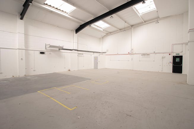 Unit 5, Barratt Way Industrial Estate, Harrow, Industrial / Warehouse To Let - 3_1.jpg