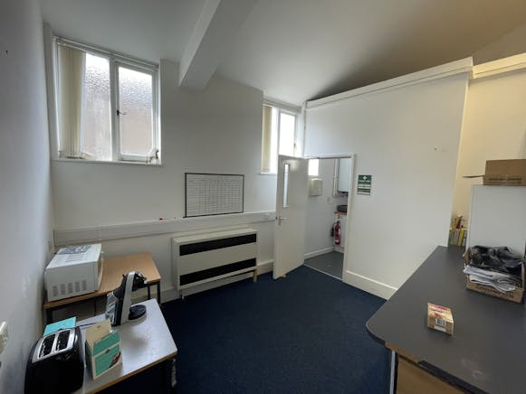 1st Floor, 6 Bank Buildings, Hastings, Office To Let - IMG_3354.JPEG