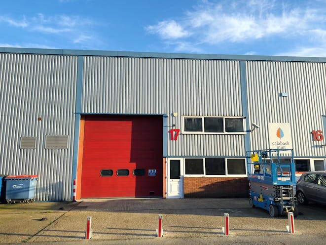 Unit 17, Surbiton, Warehouse & Industrial To Let - IMG_1666.jpg