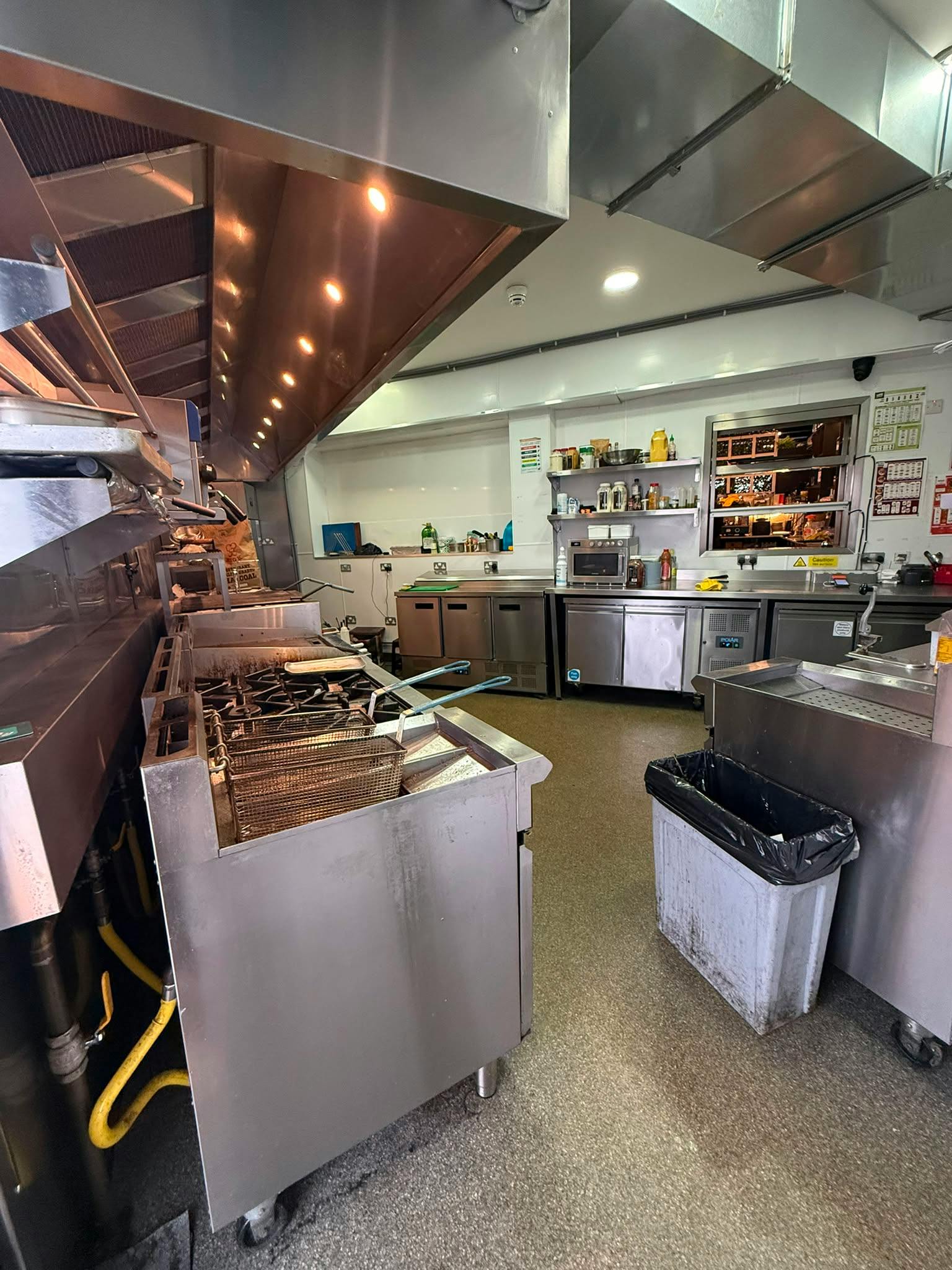 1 Chase Cross Road, Romford, Restaurant To Let - WhatsApp Image 2026-06-05 at 21.30.18.jpeg
