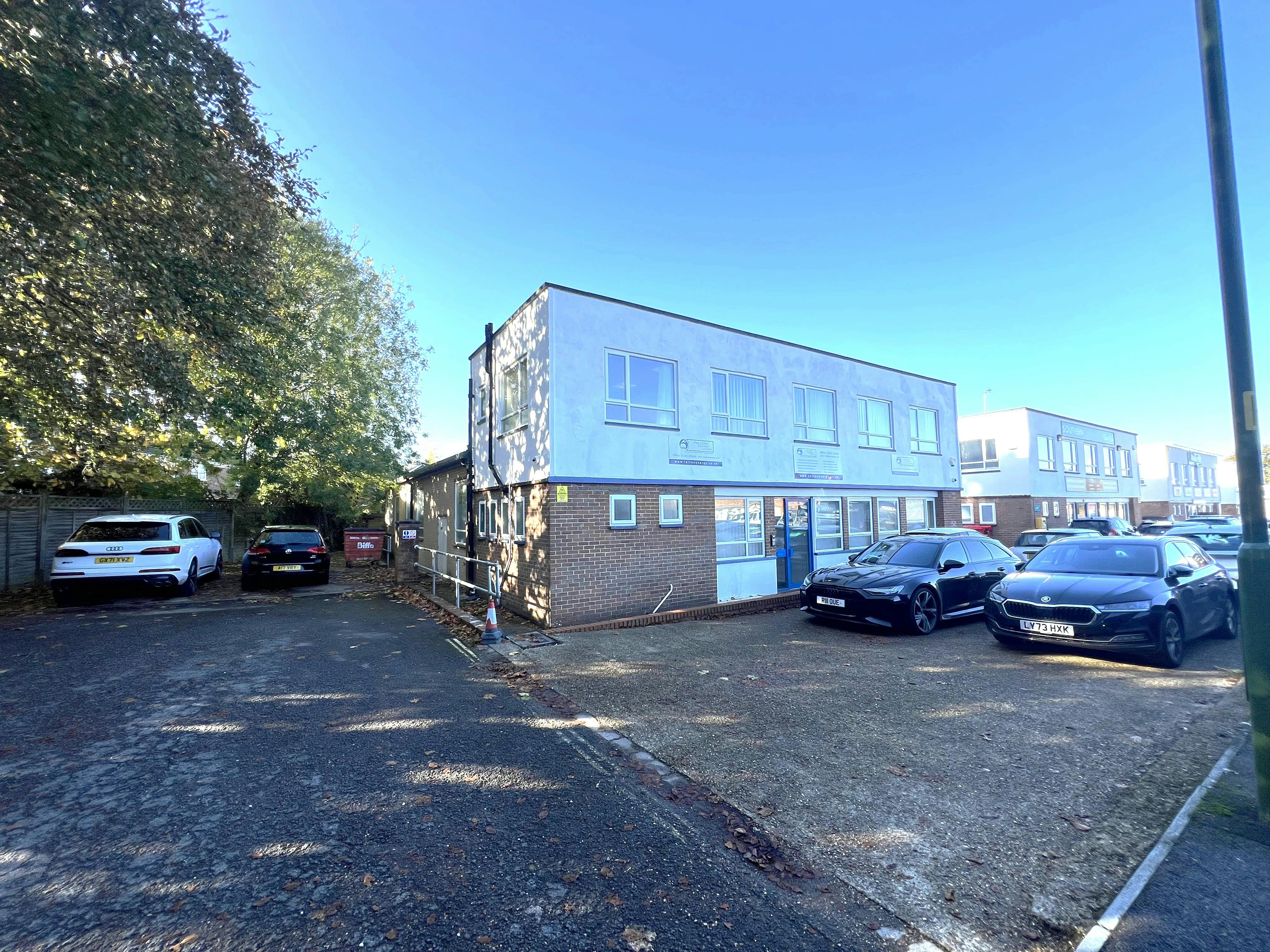 Unit J Foundry Close, Horsham, Industrial To Let - IMG_9552.jpeg