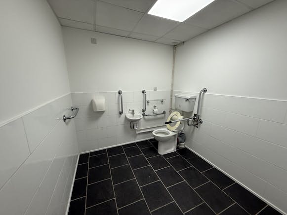Unit B, Oaklea House, Limesquare Business Park, Peterborough, Offices / Industrial To Let - Warehouse Disabled Toilet.jpeg