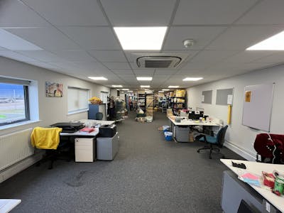 Units A & C Knaves, Beech Way, High Wycombe, E (Commercial / Business / Service) / Office / Workshops To Let - 20250121_123217043_iOS.jpg
