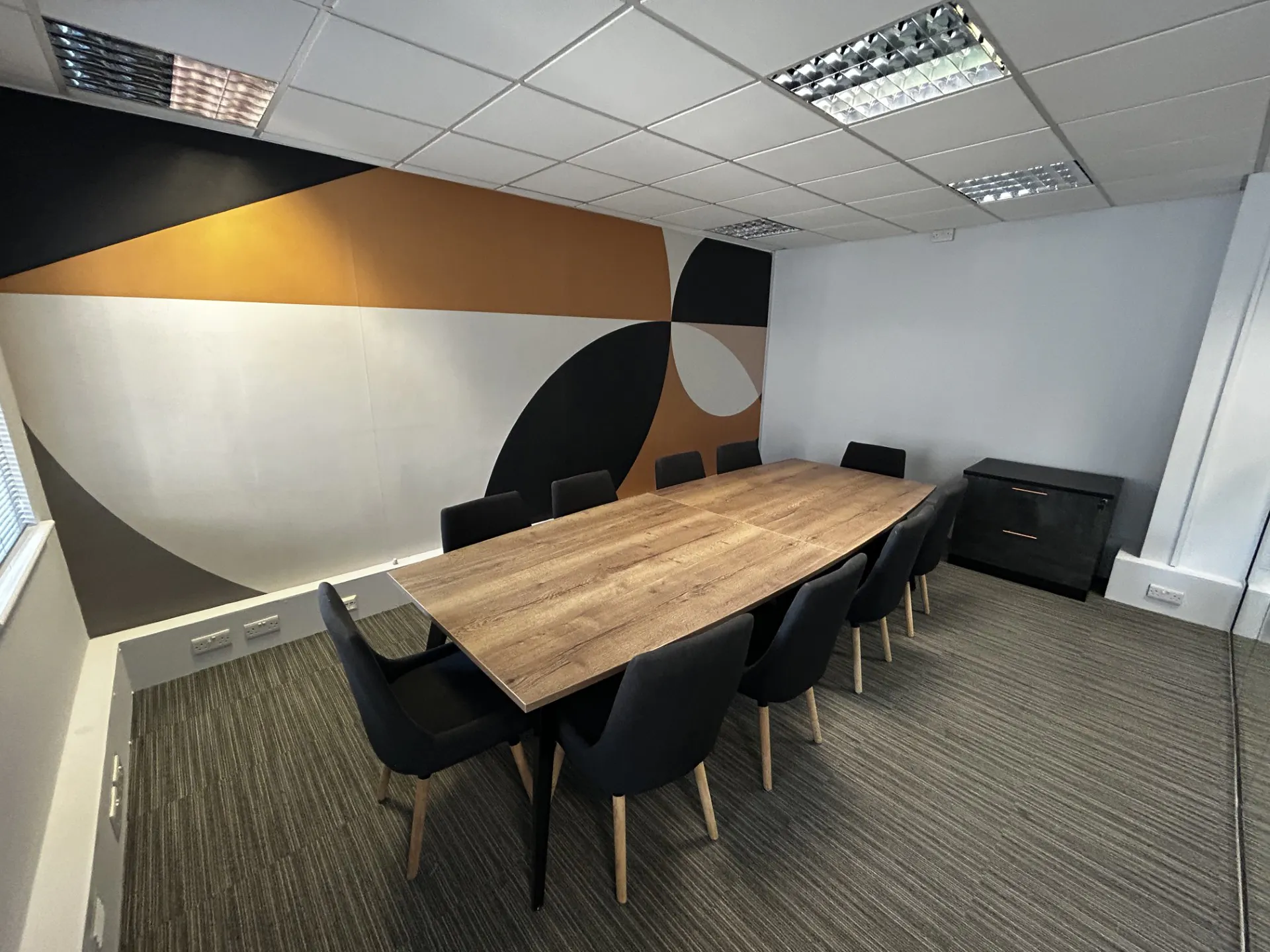 Ground & First Floor Eastcott House, 4 High Street, Swindon, Offices To Let - 62c8ca3e-dcf9-43f3-9b88-05de11f9832f.jpg