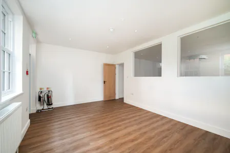 Ground Floor, 3 Theobald Court, Borehamwood, Office To Let - P05.jpg