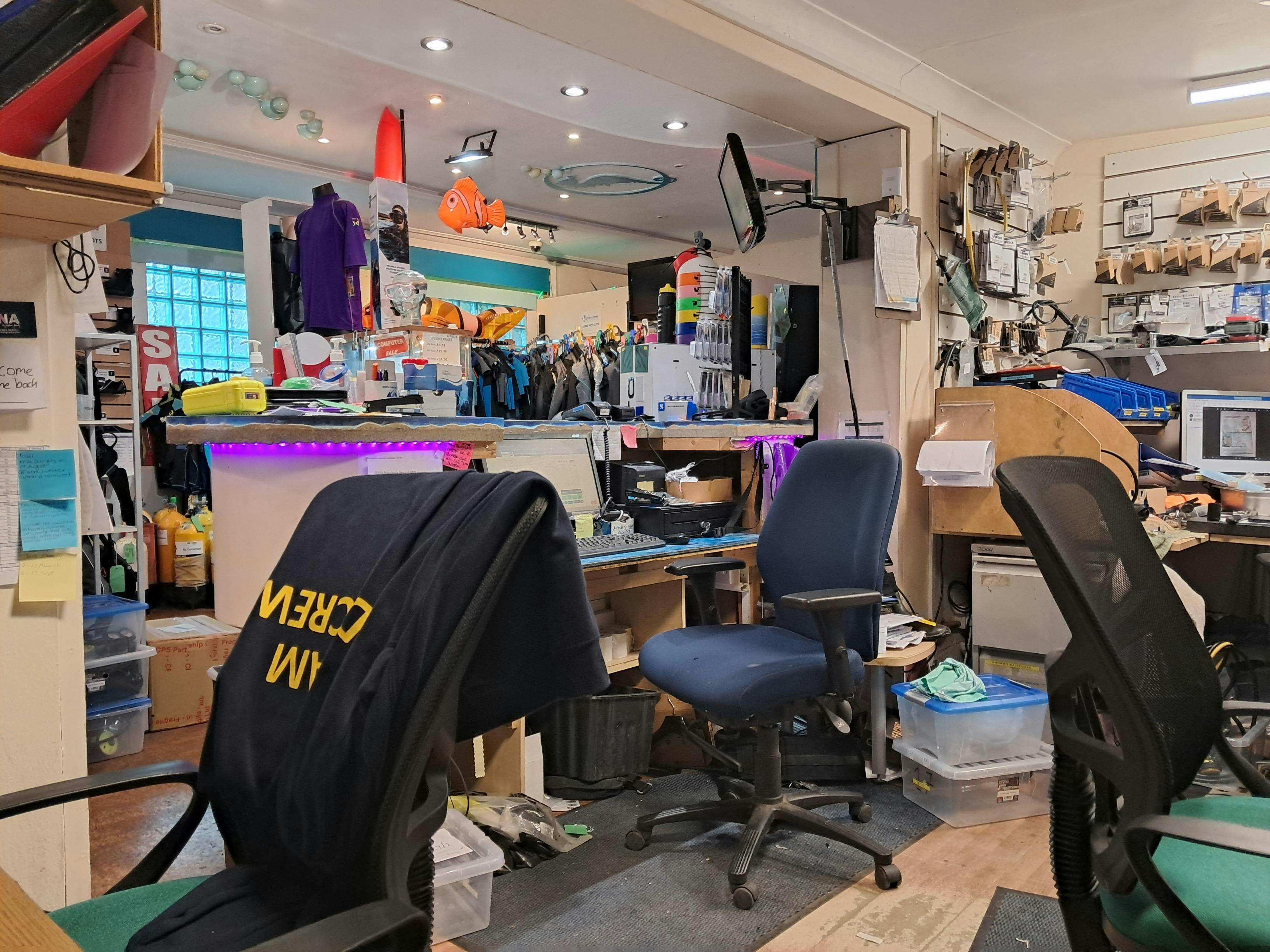 Brookers Corner, Crowthorne, Retail For Sale - proZ1P23FnL.jpeg
