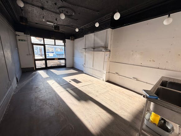 Left Side, 57 London Road, Southend-on-Sea, Retail To Let - IMG20251202WA0012.jpg