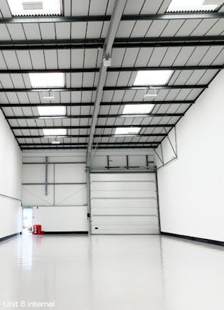 Unit 10, Bilton Road, Basingstoke, Warehouse & Industrial To Let - Unit 10 inside.png