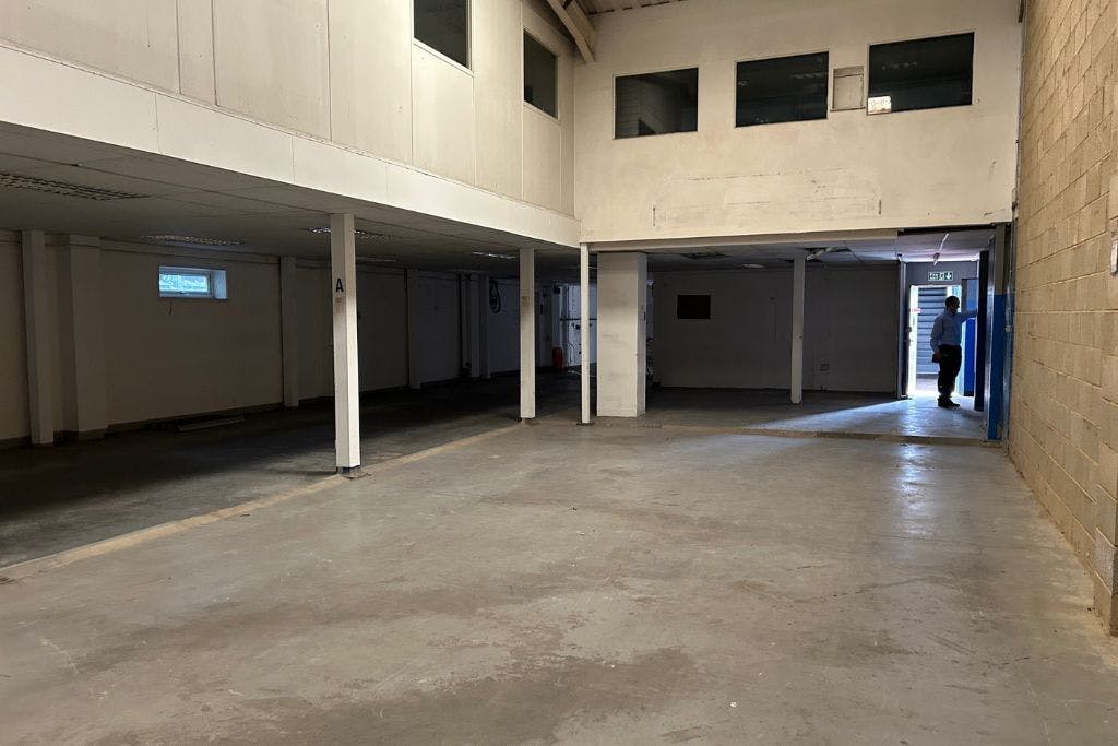 Industrial Unit in London - photo 3