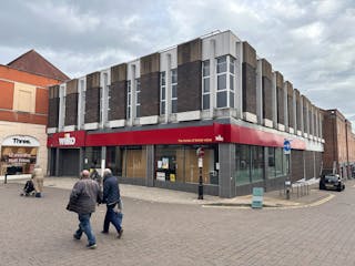 1A Vicar Lane, Chesterfield, Retail / Retail To Let - 20251007_144253066_iOS.jpg