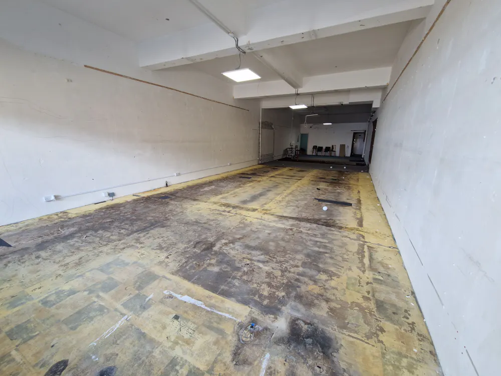 Unit 9, Greywell Shopping Centre - 20260513_145119.jpg