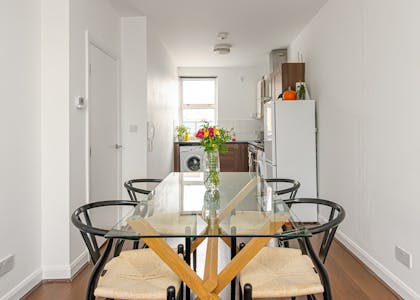 136 Holloway Road, Finsbury Park For Sale - 5.jpg