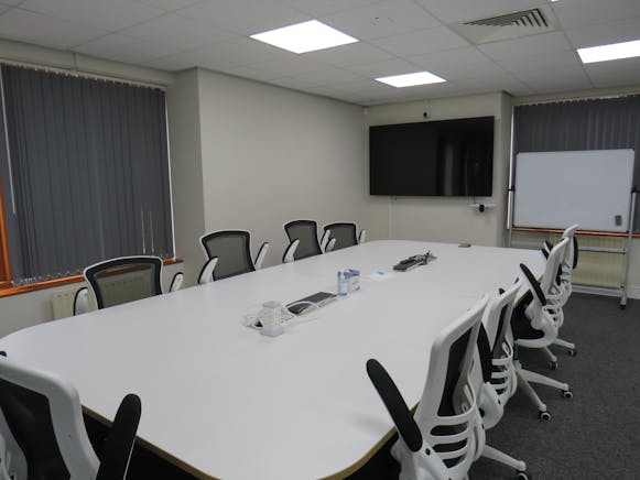 9 Oriel Court, Alton, Offices To Let - IMG_1967.JPG