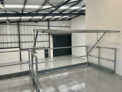Unit 8 Airlinks Industrial Estate, Heston, Heathrow, Industrial / Warehouse To Let - Warehouse 10.jpg