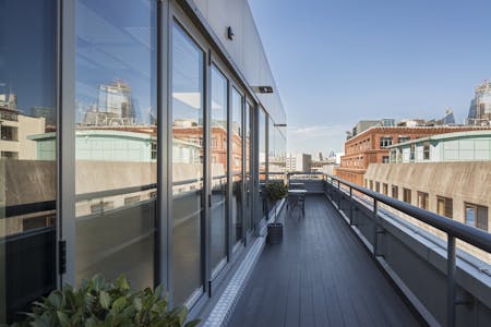 120 Leman Street, London, Office To Let - 3 120 Leman St terrace.jpg