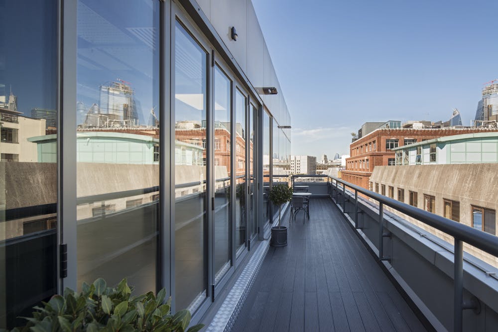 120 Leman Street, London, Office To Let - 3 120 Leman St terrace.jpg