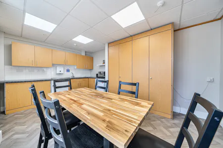 Second Floor, 869A High Road, London, Office To Let - 1482007-3-6a3e8e717fa56.jpg