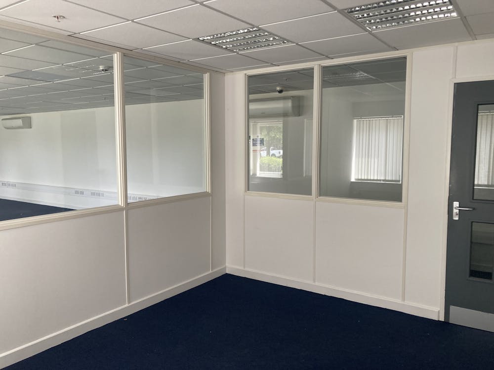 Unit 3-4, Building 303 World Freight Terminal,, Manchester, Industrial/Logistics To Let - IMG_5234.jpg