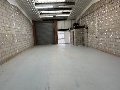 Unit 28 Swan Industrial Estate, Rosemary Road, Wimbledon, Industrial To Let - IMG_1993.JPEG