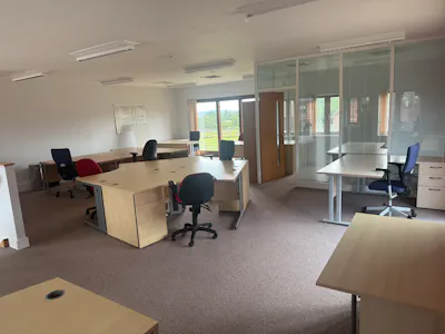 21 Chestnut Court, Sambourne, Office To Let / For Sale - IMG_6280.JPG