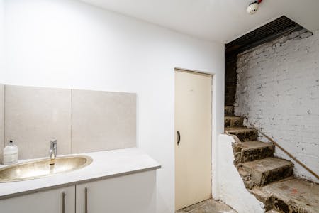 124 Upper Street, Islington, Leisure / Office / Retail To Let - Upper St 124 NEW  19.jpg