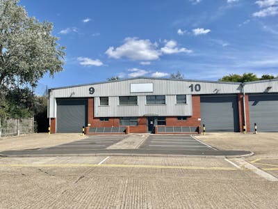 Unit 9 & 10  Airlinks Industrial Estate, Heston, Heathrow, Industrial / Warehouse To Let - 9 10 Airlinks - Main 2.jpg