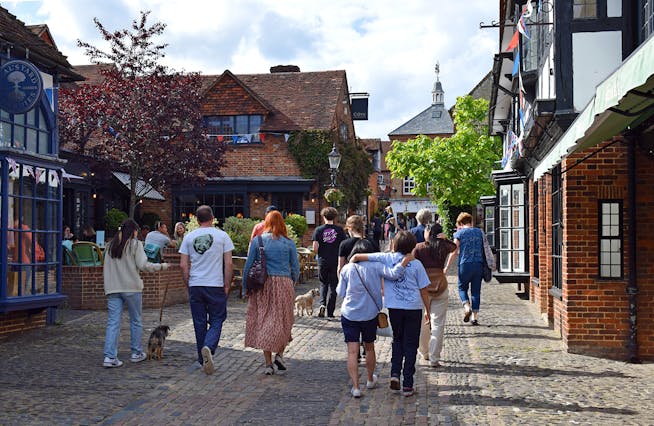 5A Lion & Lamb Yard, Farnham, Retail To Let - DSC_0149EDIT.jpg