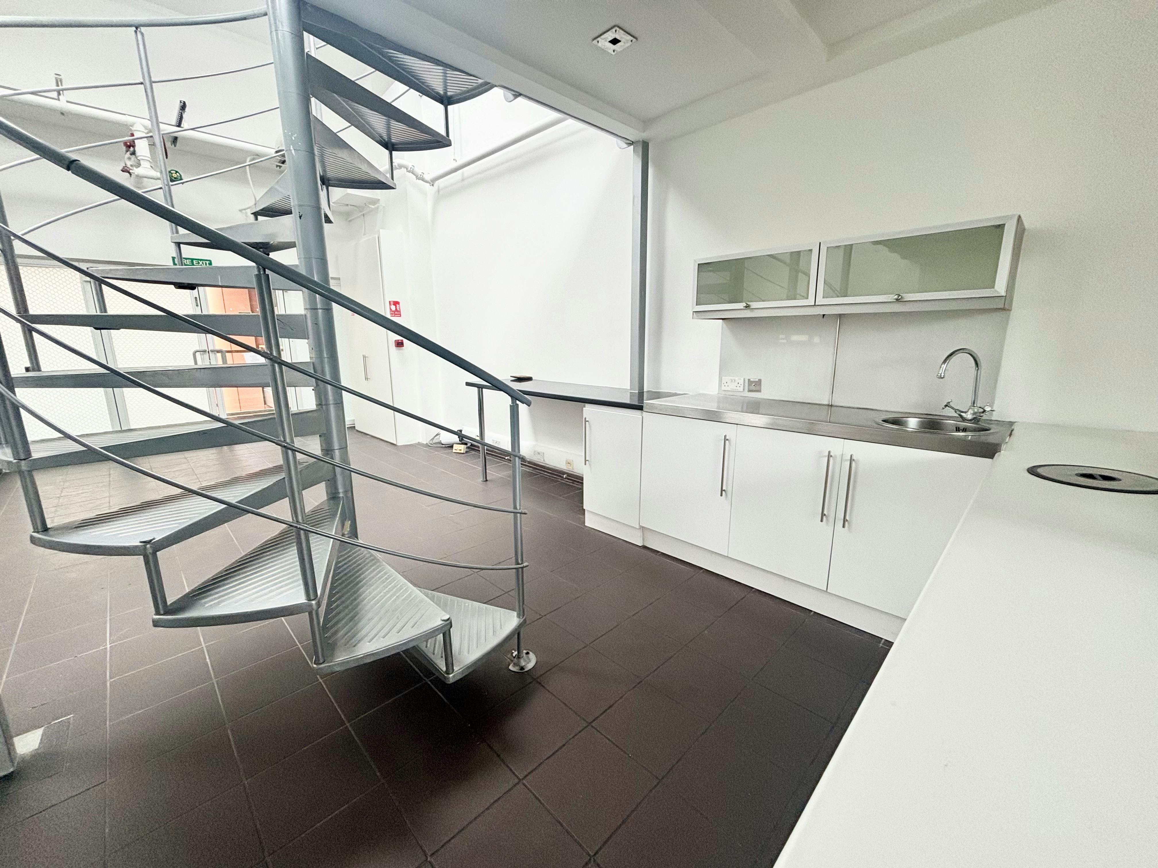 Unit 202-203, Harbour Yard, London, Office To Let - IMG_4690.jpeg