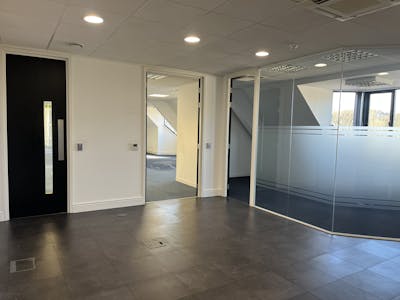 2nd Floor Office Suite, 5 Chalfont Court, Amersham, Office To Let - IMG_8538.JPG