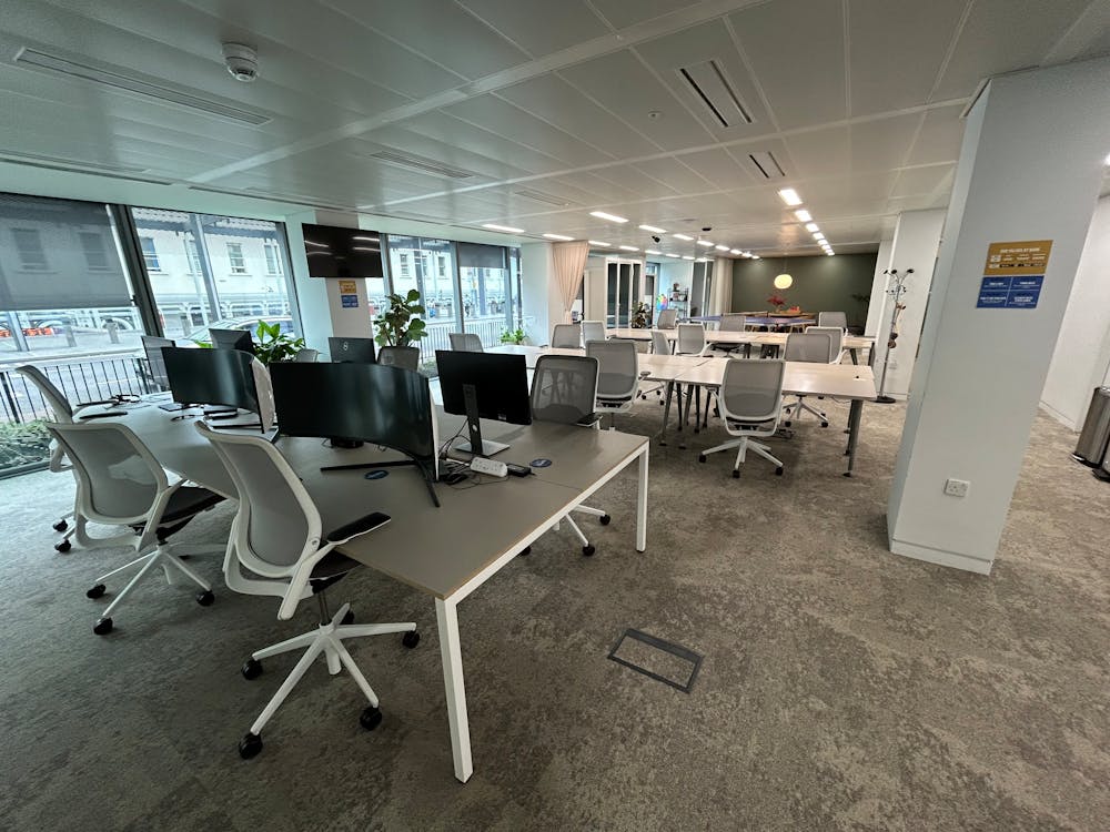 30 Eastbourne Terrace - IMG_1411.jpg