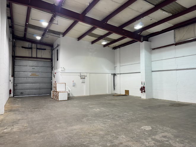 Unit 2, Oades Industrial Estate, Egham, Warehouse & Industrial To Let - IMG_5395.jpg