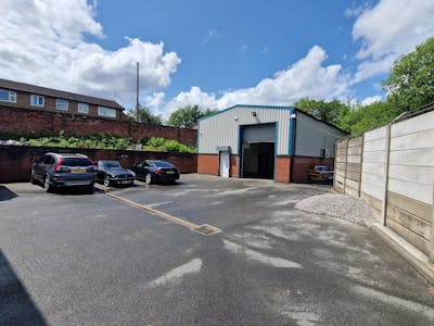 Unit 2 & 3, Hyde, Industrial/Logistics To Let - 20250606_132943.jpg