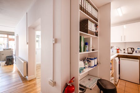 Unit B 17 Downham Road, London, Retail To Let - Downham Rd 17 GF - Low Res 11.jpg