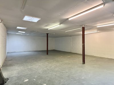 8c Market Square, Toddington, Alternative Use Opportunity / Arts/Crafts / Class E Retail / Leisure / Industrial / Light Industrial / Other / Warehouse / Workshops To Let - Image 3