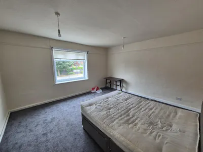 496 Oldham Road, Manchester, D1 (Non Residential Institutions) / Leisure / Office / Retail To Let - 20260817_124539.jpg