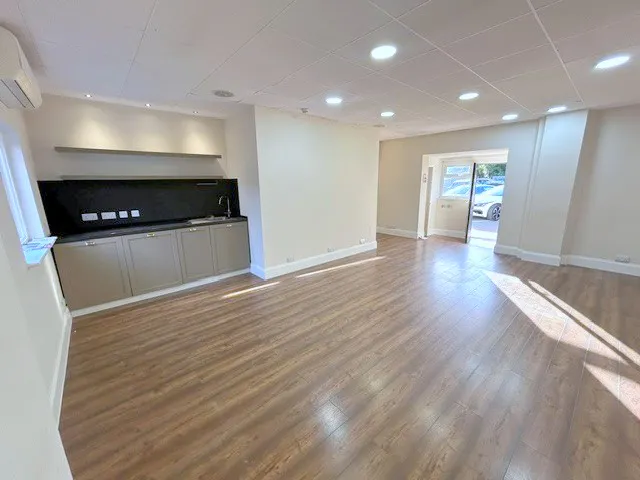 21 Station Approach, Virginia Water, Office / Retail To Let - Main internal i.jpg