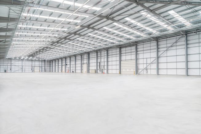 Northfleet 168, Gravesend To Let - 169 Northfleet - Warehouse 2.jpg