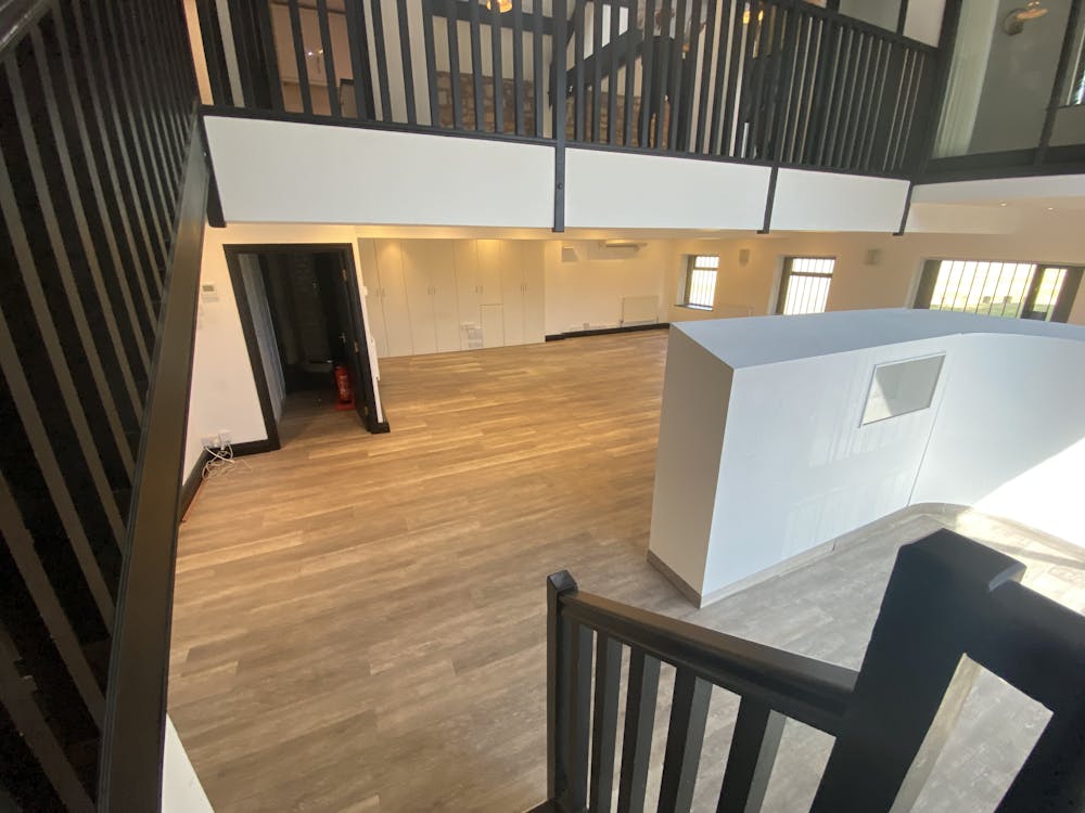 Unit 4, Moorfield Chambers, Moorfield Crescent - IMG_1932.jpg