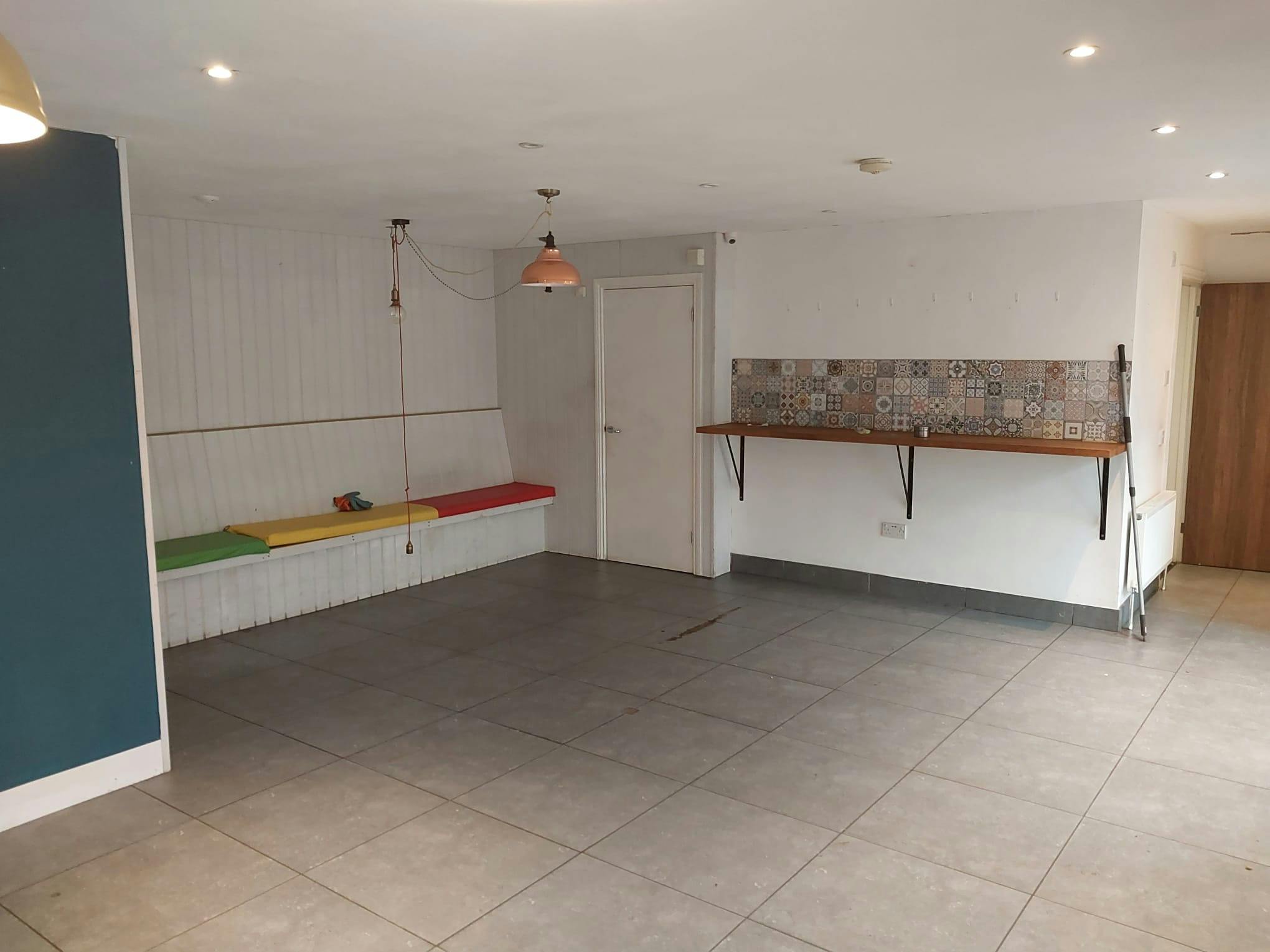 Hurst House, Ascot, Retail To Let - IMG-20251216-WA0014.jpg