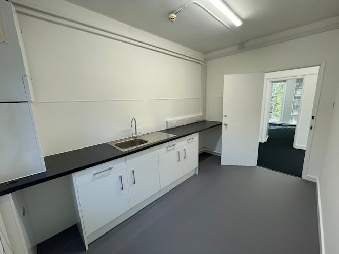 LO44 London Road Campus, Reading, Office To Let - IMG_1266.JPG