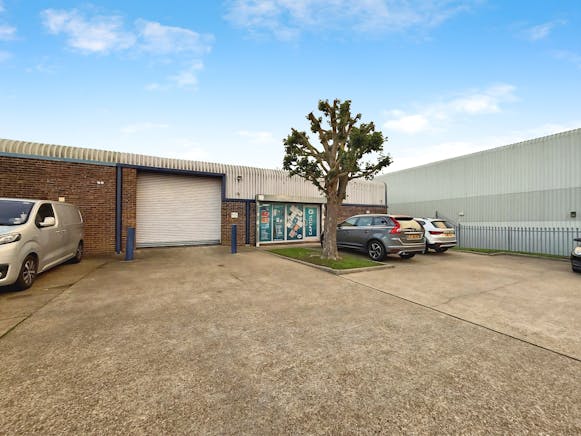14 Braiswick Place, Basildon, Industrial / Office To Let / For Sale - 7d950f26IMG20251104WA0025.jpg