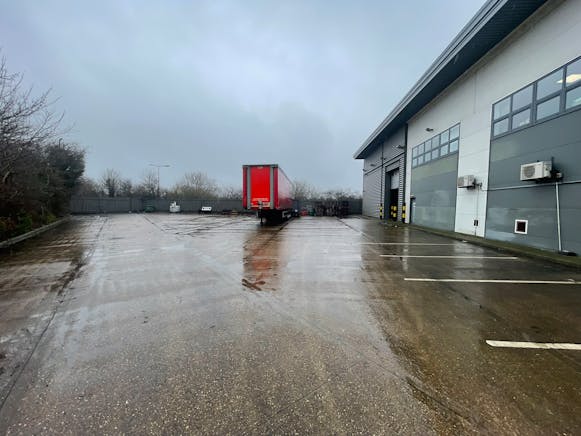 Unit 5 Centrus, Arenson Way, Dunstable, Warehouse & Industrial To Let - IMG_7414.JPEG