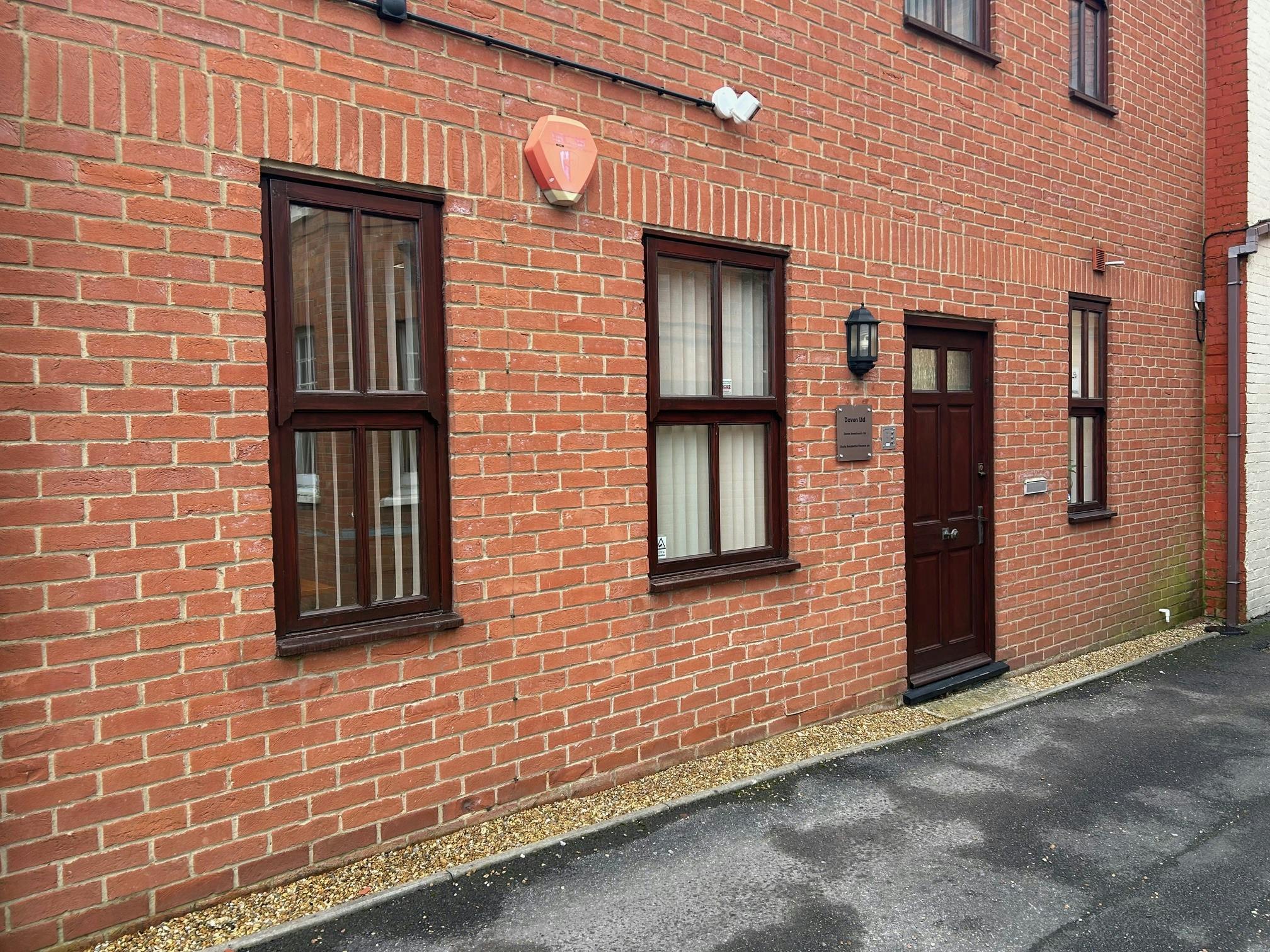 Walnut Court, 32A Rose Street, Wokingham, Offices To Let - 1.jpg