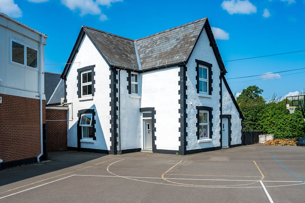 Ridgeway School, Sarn - 4