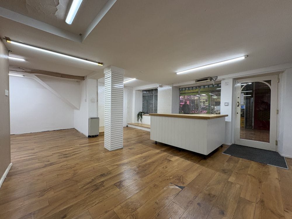 37-38 Church Lane, Banbury, Retail To Let - image000041.jpg