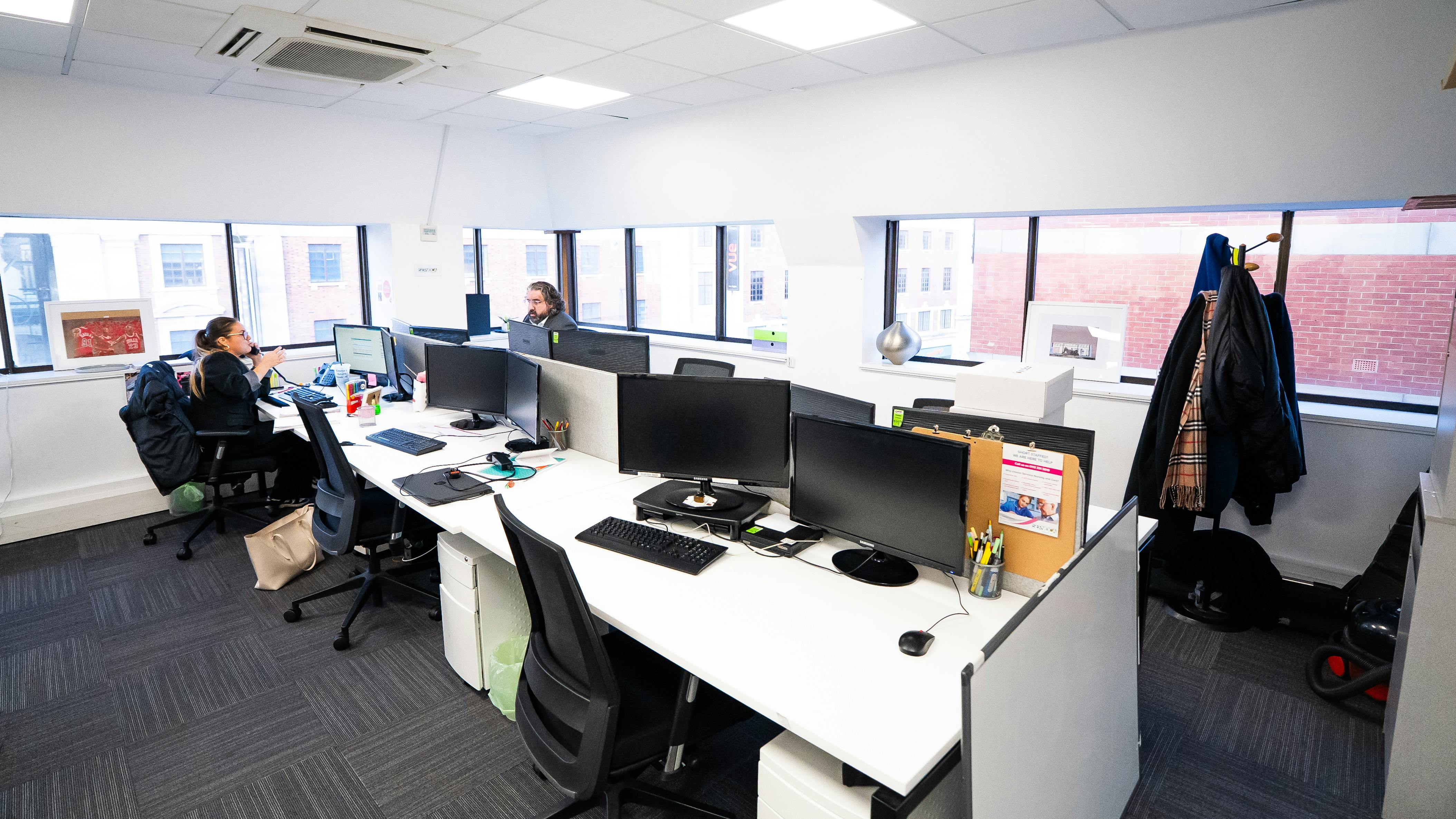 St. Andrews House, The Headrow, Leeds, Office To Let - DSC00191.jpg